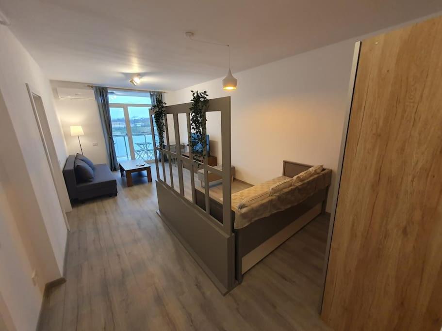 דירות טימישוארה New Luxury Flat Near City Center מראה חיצוני תמונה